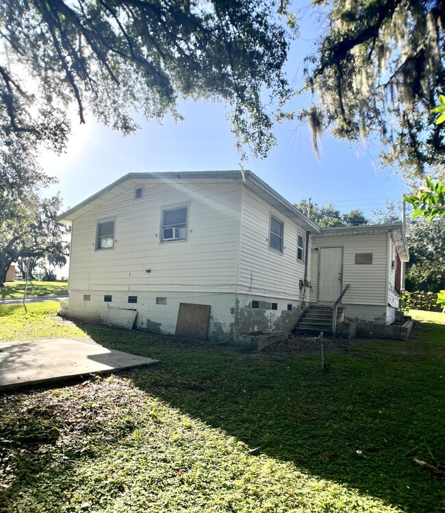 Building Photo - 521 W Crawford St