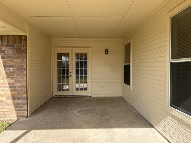 Building Photo - 316 Timber Ridge Dr