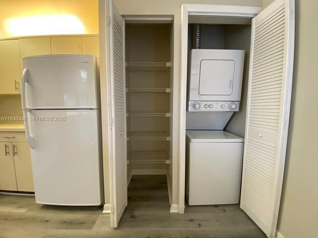 Building Photo - 1149 Independence Trail