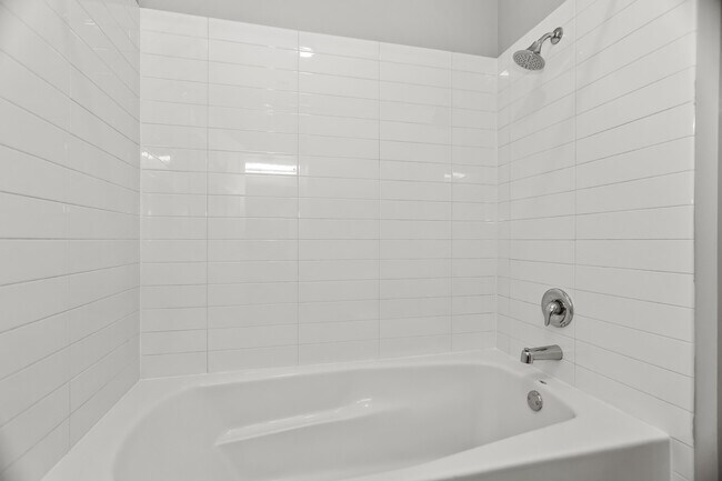 Building Photo - 1542 N Damen Ave