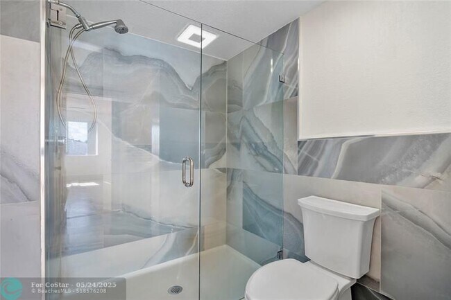 Building Photo - 7866 Trent Dr