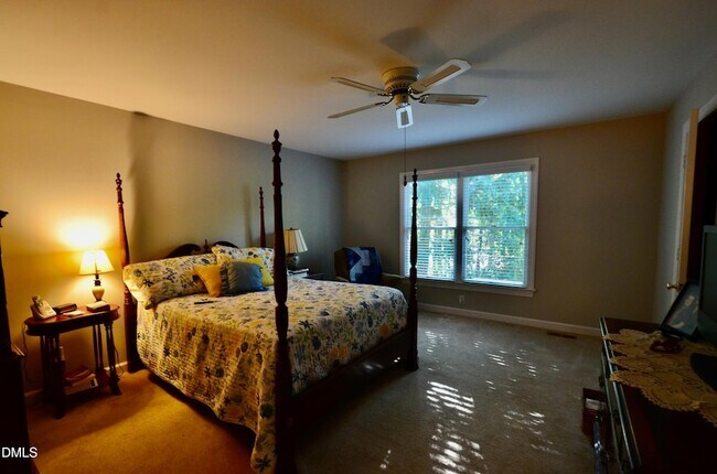 Building Photo - 531 Weathersfield