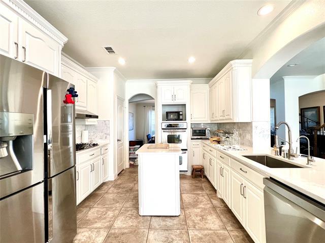 Building Photo - 607 Sante Fe Dr