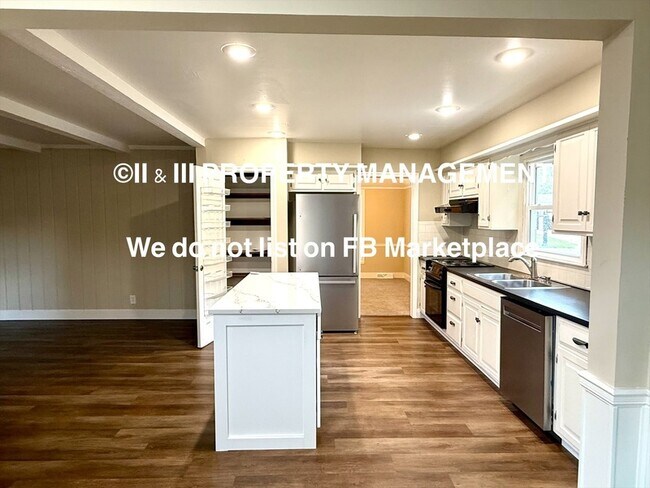 Building Photo - 9425 Carter Dr
