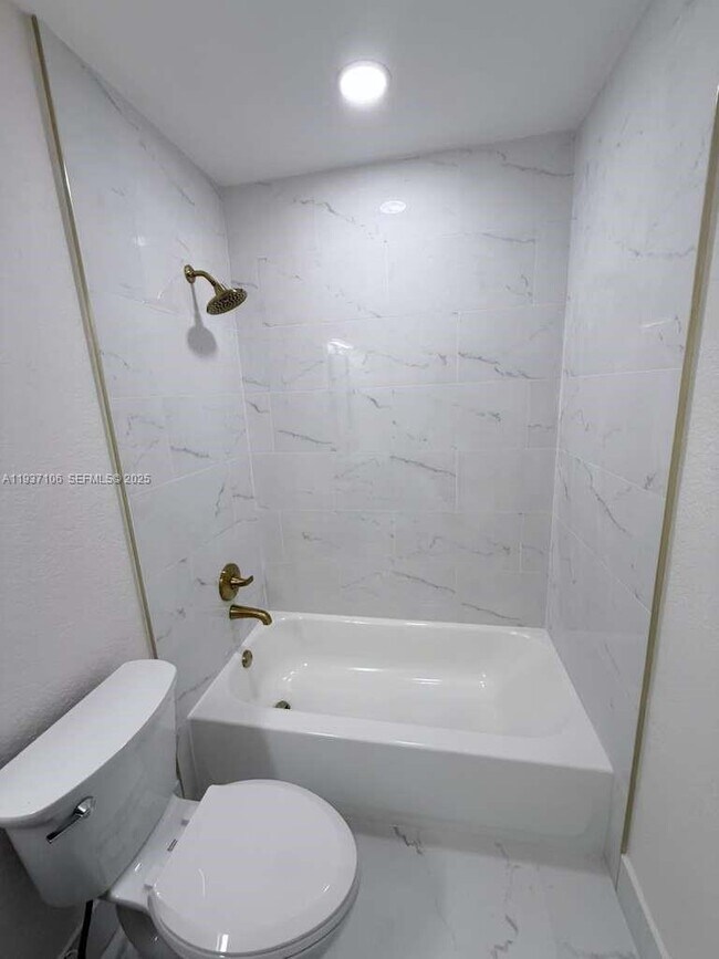 Building Photo - 1300 Wiley St