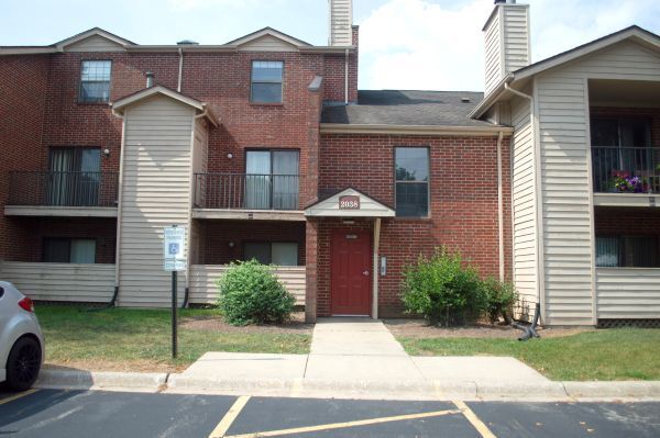 Primary Photo - 2038 N Rand Rd