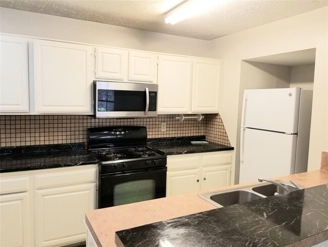 Building Photo - 9315 Bristlebrook Dr