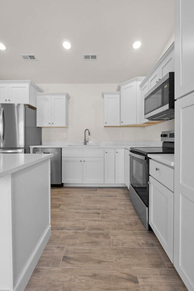 Building Photo - 34/38 Benton Hill