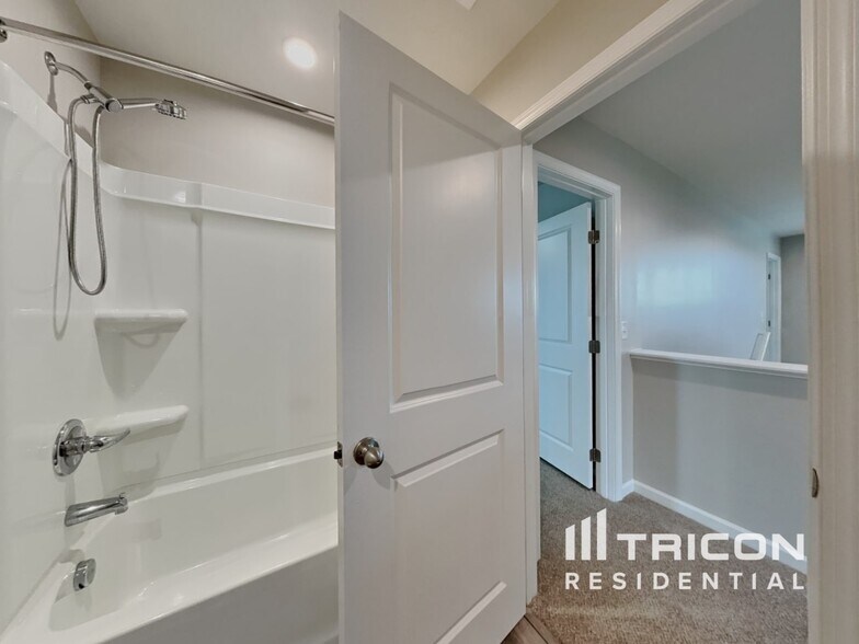 Building Photo - 16 Powder Ct