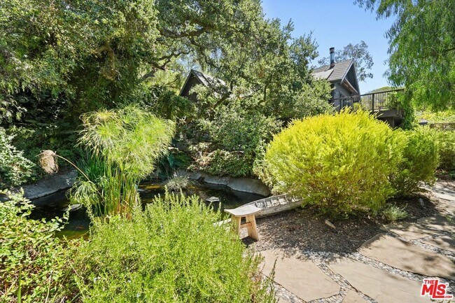 Building Photo - 21344 Colina Dr