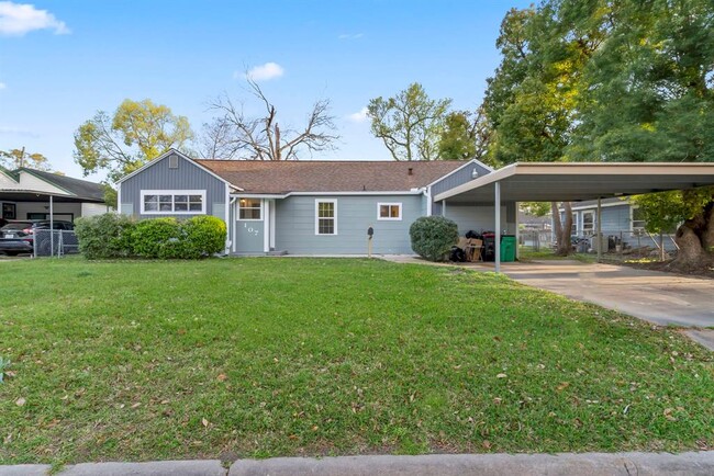 Primary Photo - 107 Harvey Ave