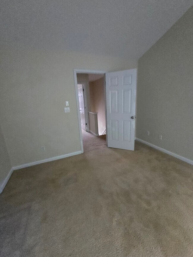 Building Photo - 905 Savin Landing