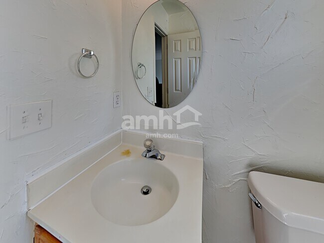 Building Photo - 4 Cherrystone Ct