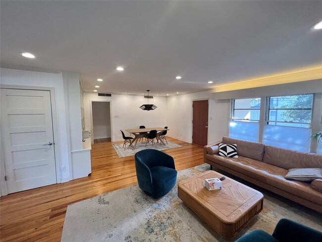 Building Photo - 1511 Chelsea Ln