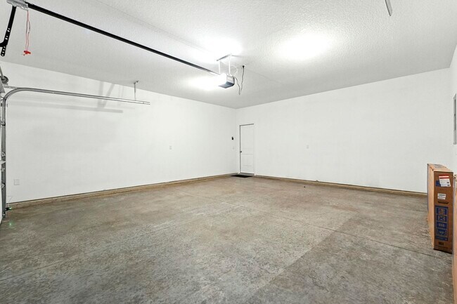 Building Photo - 1070 Pleasant Hl Pl