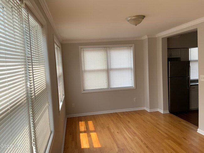 Building Photo - 1238 Union St