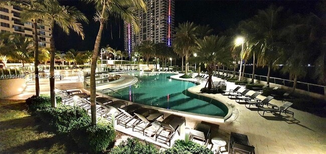 Building Photo - 1500 Bay Rd