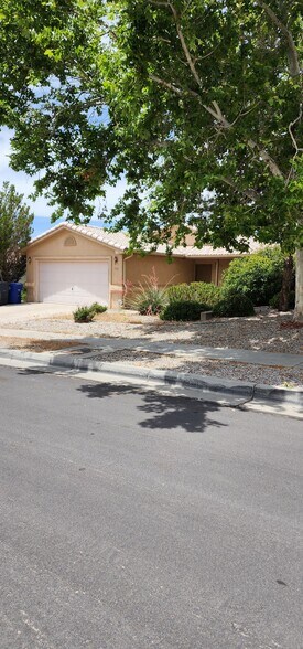 Building Photo - 7109 Tourmaline Rd NE