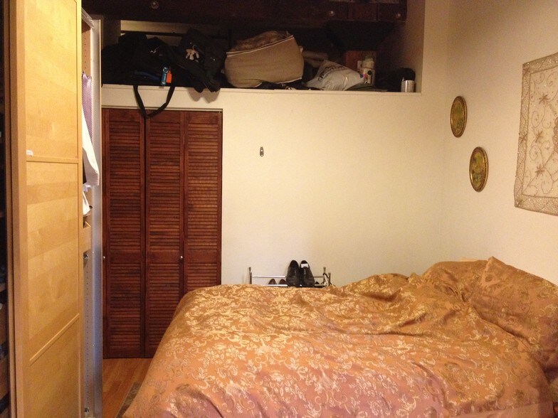 Bedroom with extra storage above - 1010 Race St