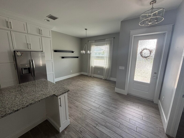 Building Photo - 3451 SW Loggerhead Ct