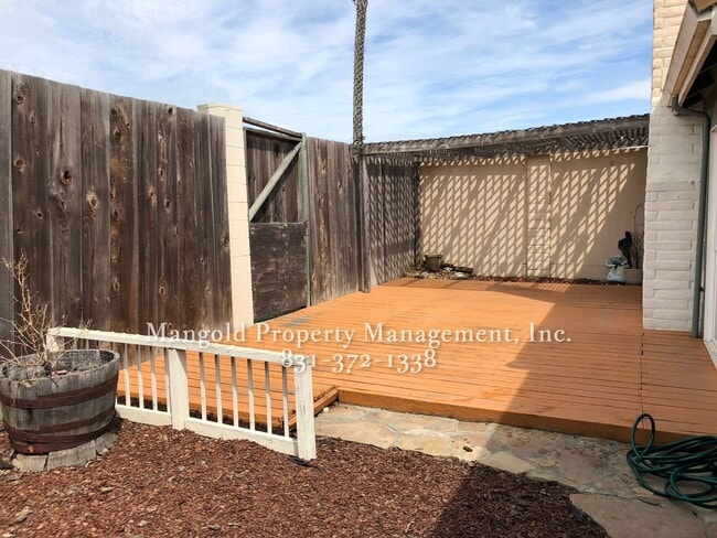 Building Photo - Charming 2-Bed 1-Bath Home with Vaulted Ce...