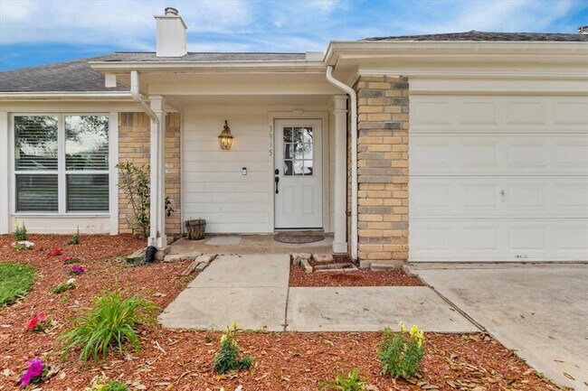 Building Photo - 3915 Flintrock Ln