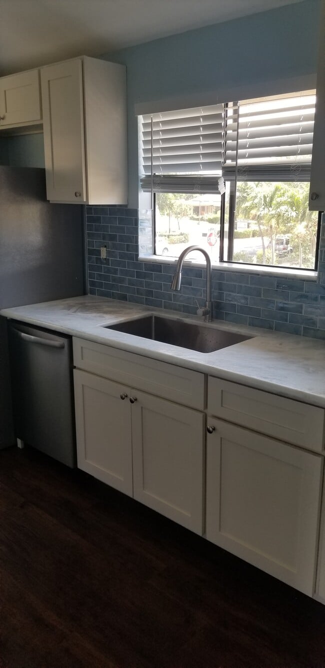 Building Photo - 6 Alania Pl