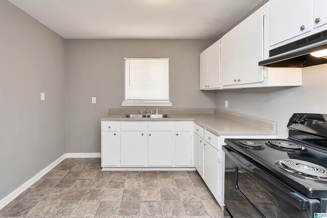 Building Photo - 212 Woodward Dr
