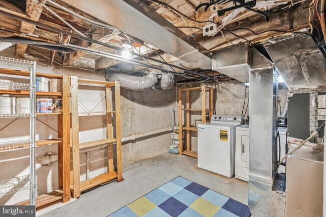 Building Photo - 410 Quince St