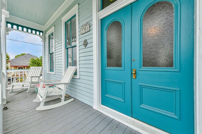 Building Photo - 3301 Ave N Ursuline St