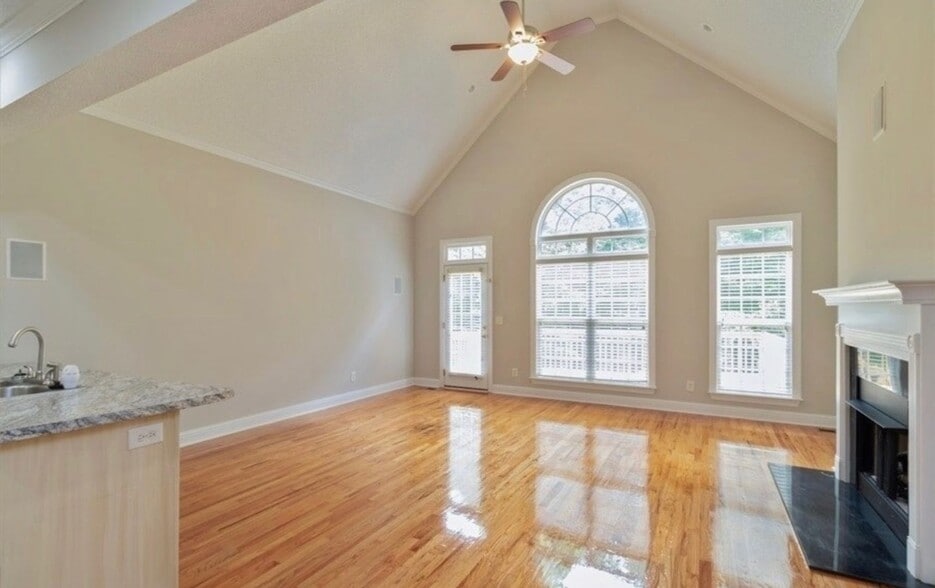 Building Photo - 224 High Ridge Ct