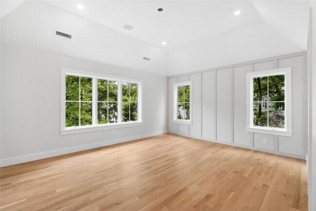 Building Photo - 2 Lavender Ln