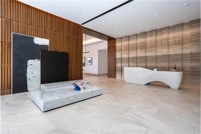 Building Photo - 807 Crawford St