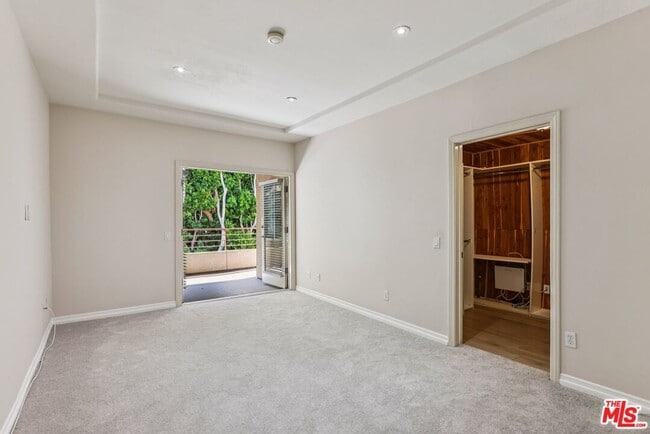 Building Photo - 14290 Dickens St