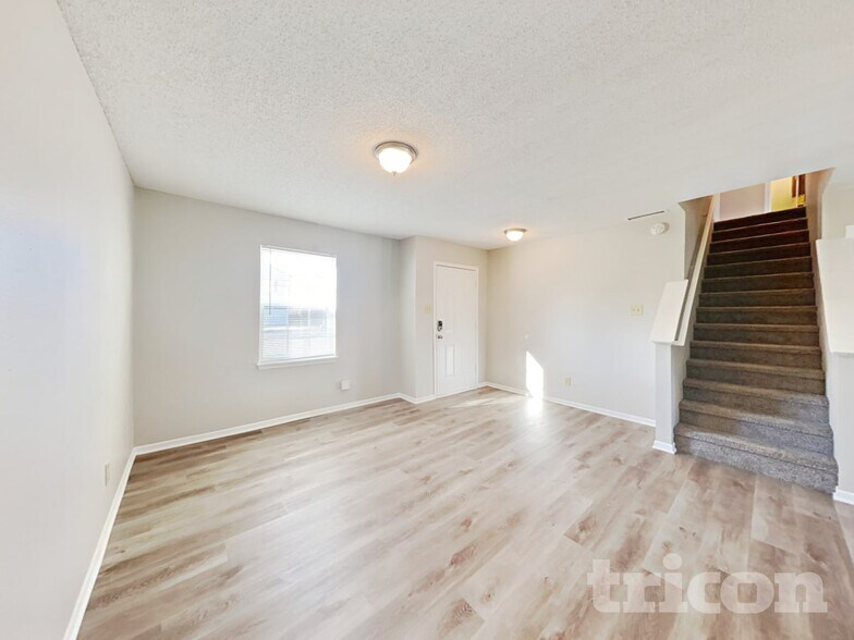 Building Photo - 6219 Monteo Ln