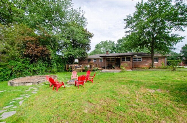 Building Photo - 5122 Lavista Rd