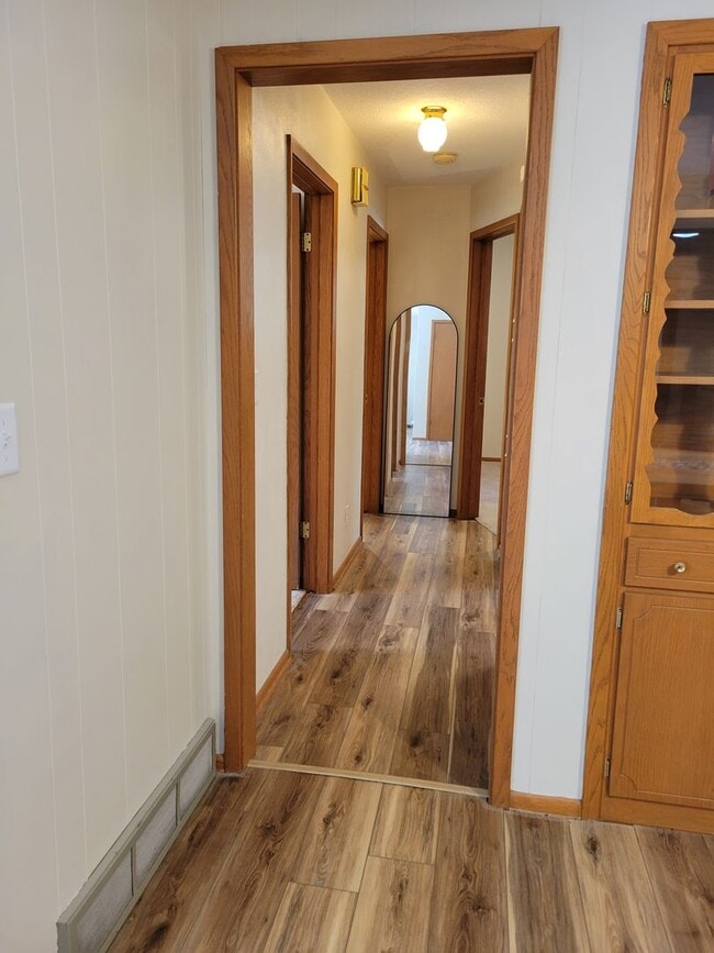 Building Photo - 3 Bedroom Unit