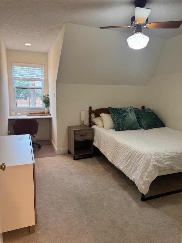 Building Photo - 350 Greenleaves Blvd