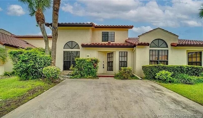 Building Photo - 10300 Hidden Springs Ct