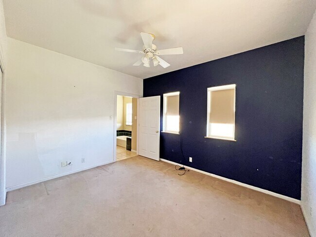 Building Photo - 101 Capt Lee