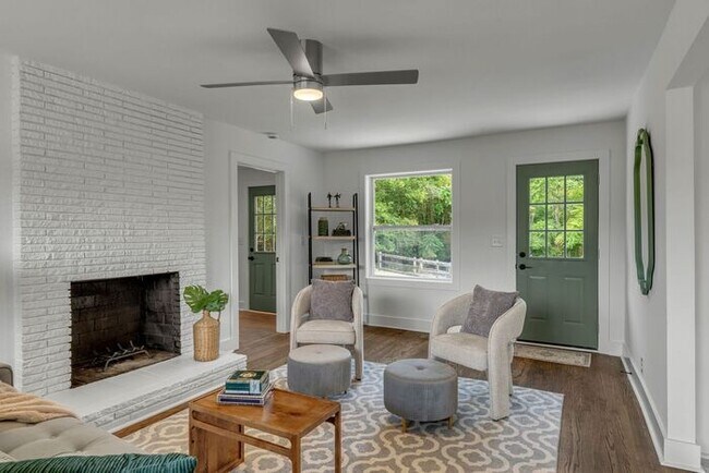 Building Photo - Secluded Remodeled Madison House