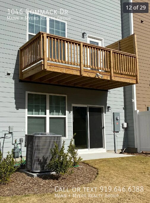 Building Photo - 1046 Commack Dr