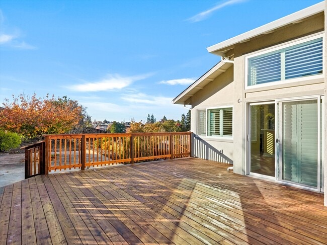 Building Photo - 1101 Rock Creek Way