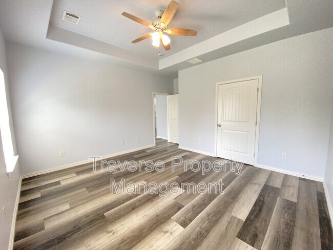 Building Photo - 5509 Wellesley Ave