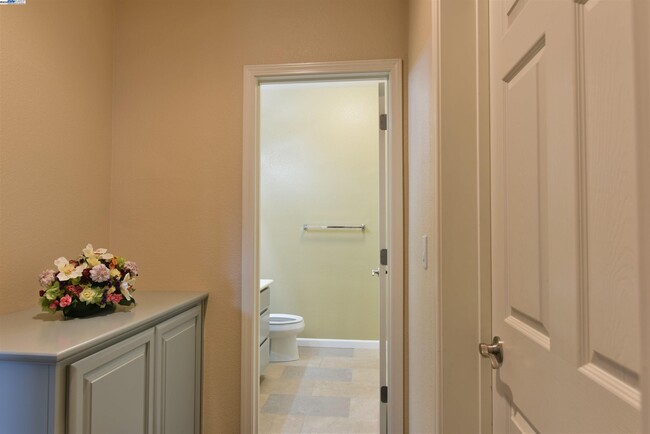 Building Photo - 35 Belize Ct
