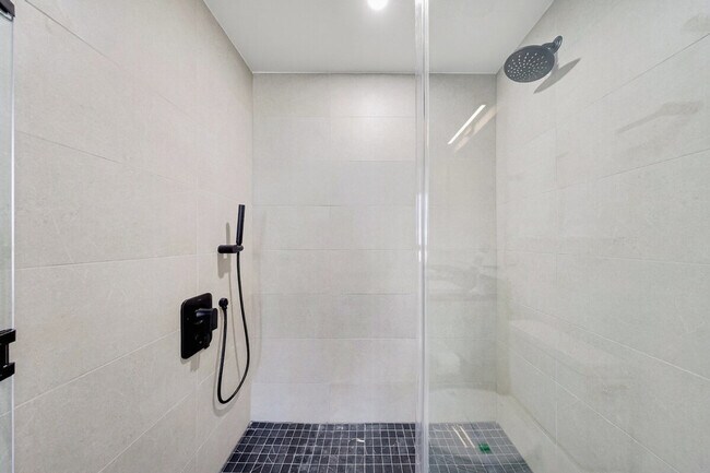 Building Photo - 40 NW 3rd St