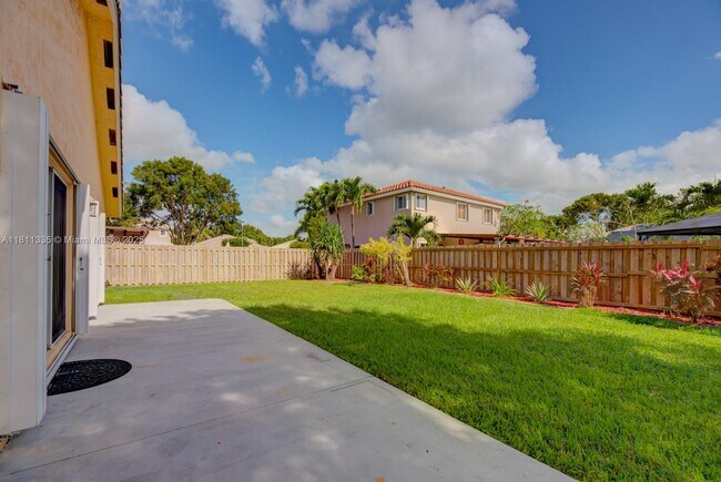 Building Photo - 14133 SW 154th Pl