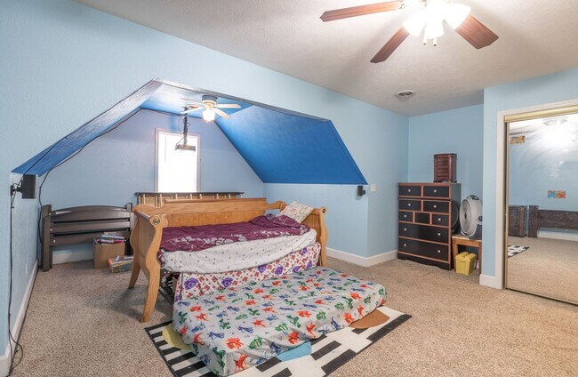 Building Photo - 4Bd/3.5Ba Home Available