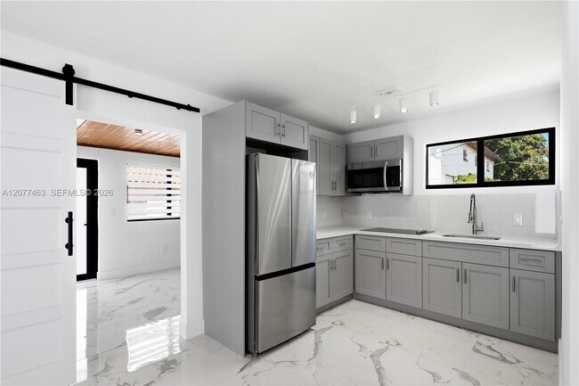 Building Photo - 6755 SW 27th St