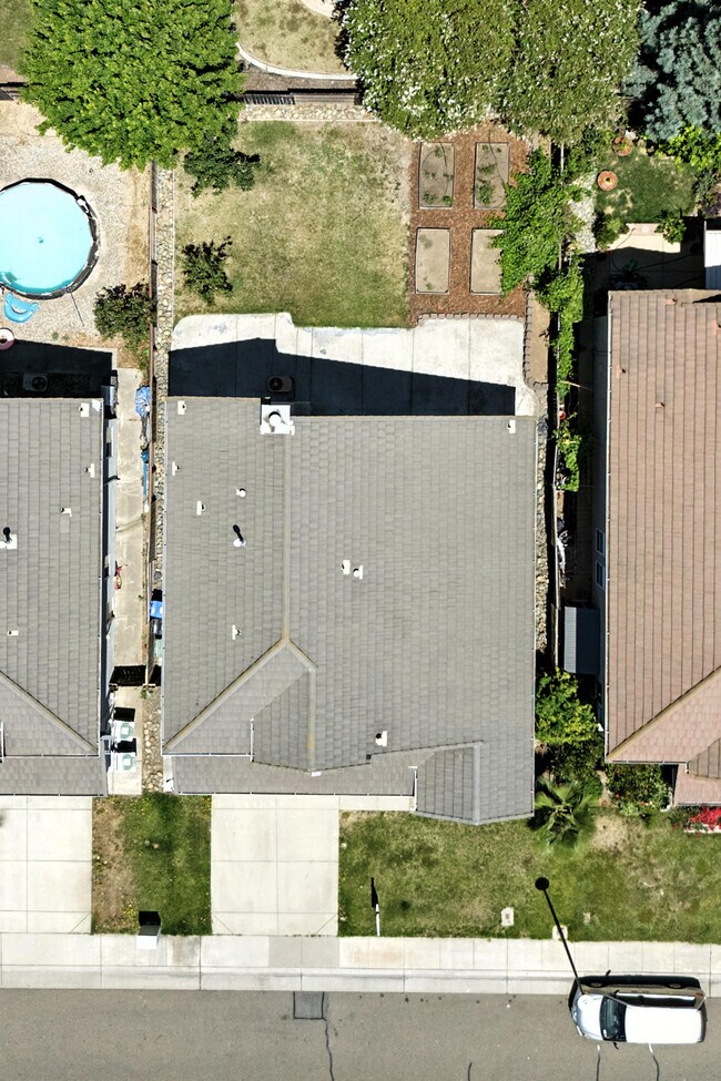 Building Photo - 9437 Red Spruce Way